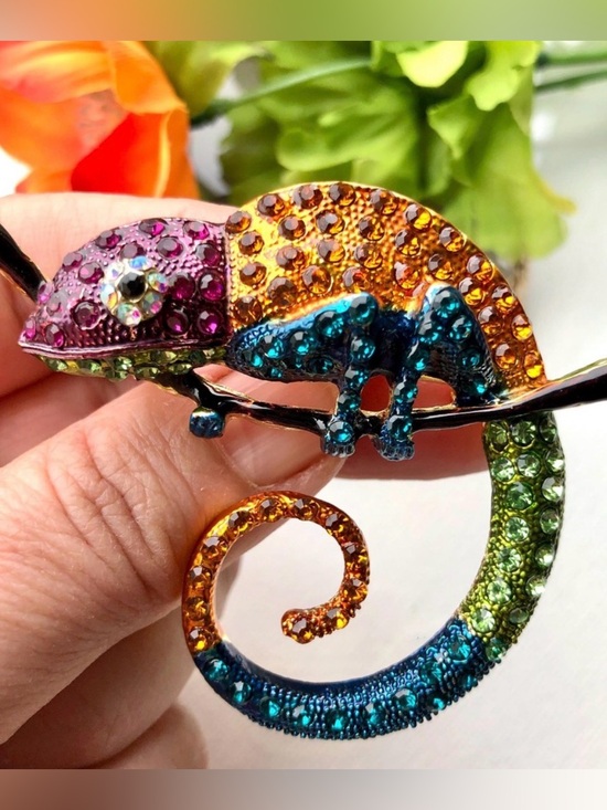 Anthropologie Jewelry - Rhinestone Chameleon Brooch:
Vintage Style Lizard Pin or Pendant
